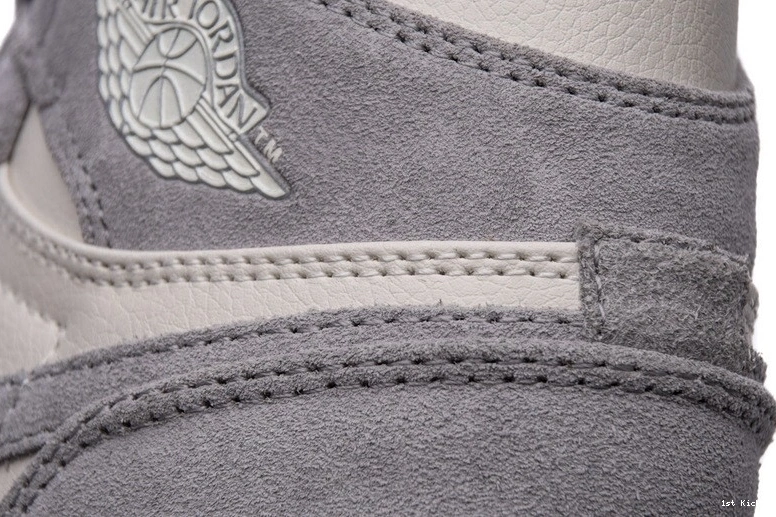 Ivory Pale  AH7389-101 (W) High air  Retro Jordan 1 0930